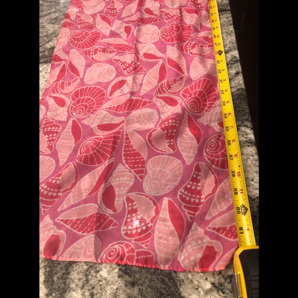 Pink seashell scarf - Picture 5 of 6